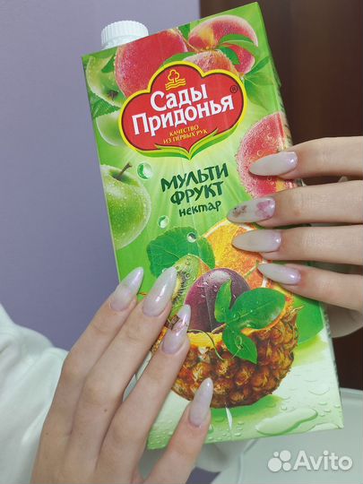 Модель на маникюр