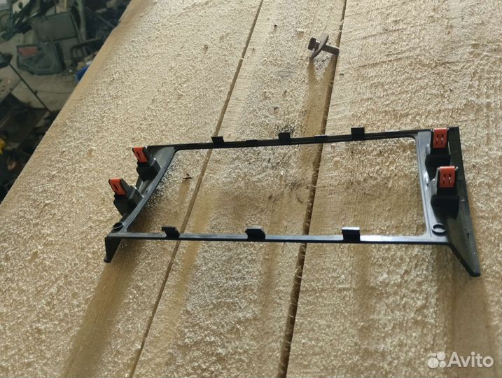 Накладка торпеды под магнитолу на УАЗ Патриот