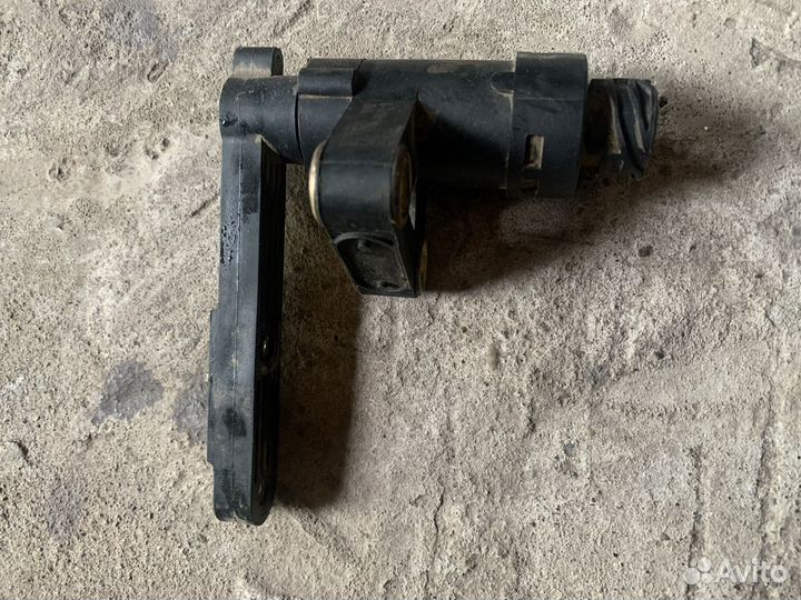 Кран уровня пола полуприцепа