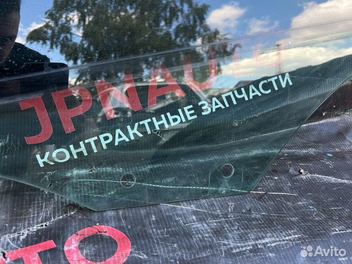 Стекло двери заднее правое Audi A4 B8