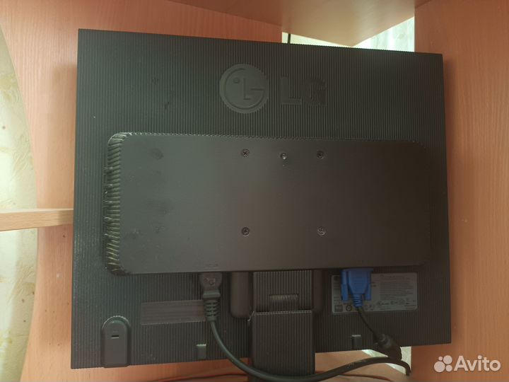 Монитор 19 дюймов