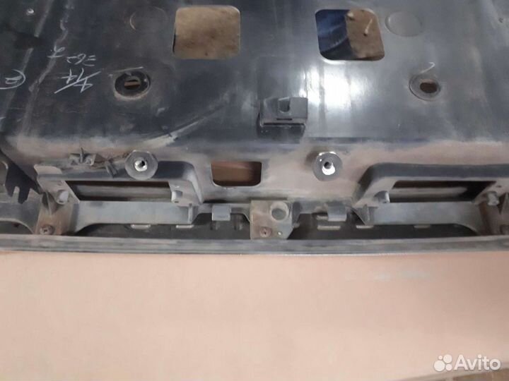 Продаю накладку на заднюю дверь Prado 150 дорестай