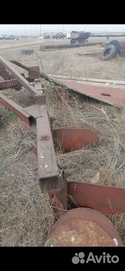 Плуг 4х корпусный