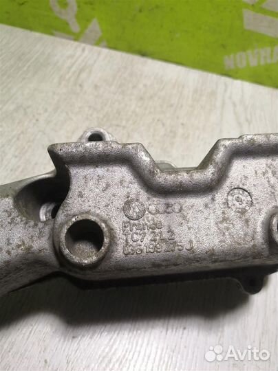 Кронштейн двигателя правый Шкода Октавия А4