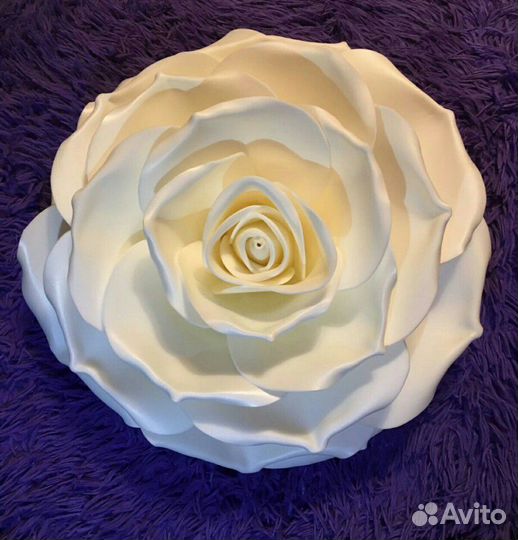 Роза для украшения интерьера