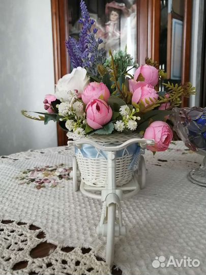 Велосипед и цветы (композиция)