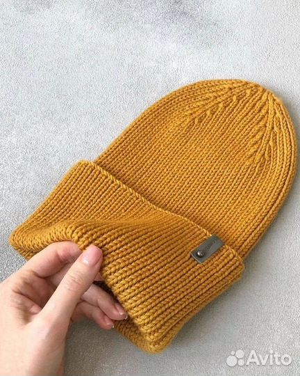 Шапка из мериноса ручной работы