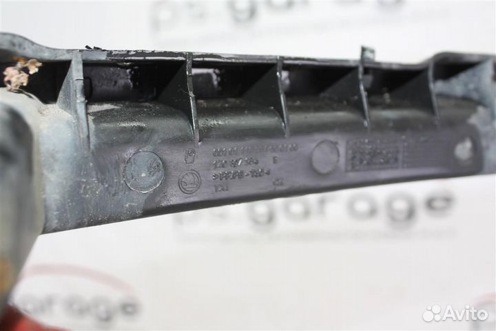 Крепеж переднего бампера правый Skoda Octavia (A