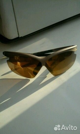 Очки солнцезащитные