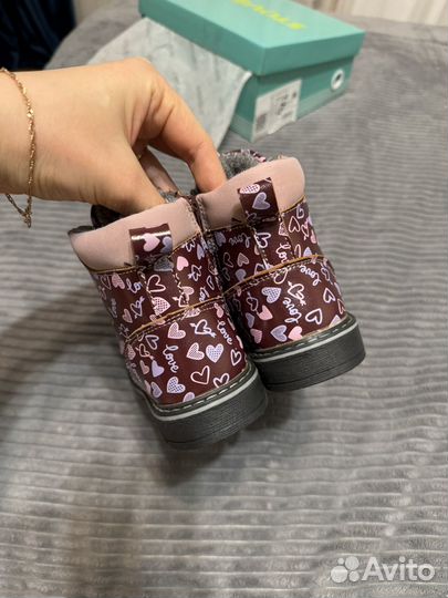 Ботинки для девочки новые 25