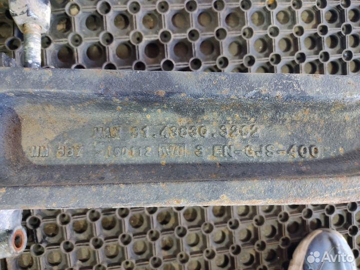 Кронштейн пневморессоры правый