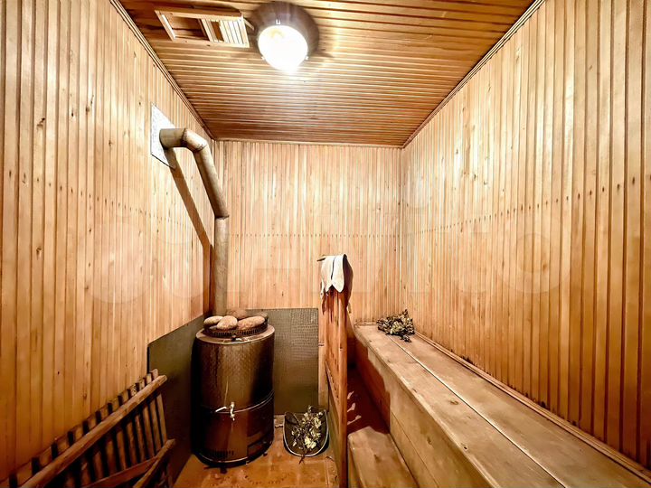 Дача 167 м² на участке 9,5 сот.