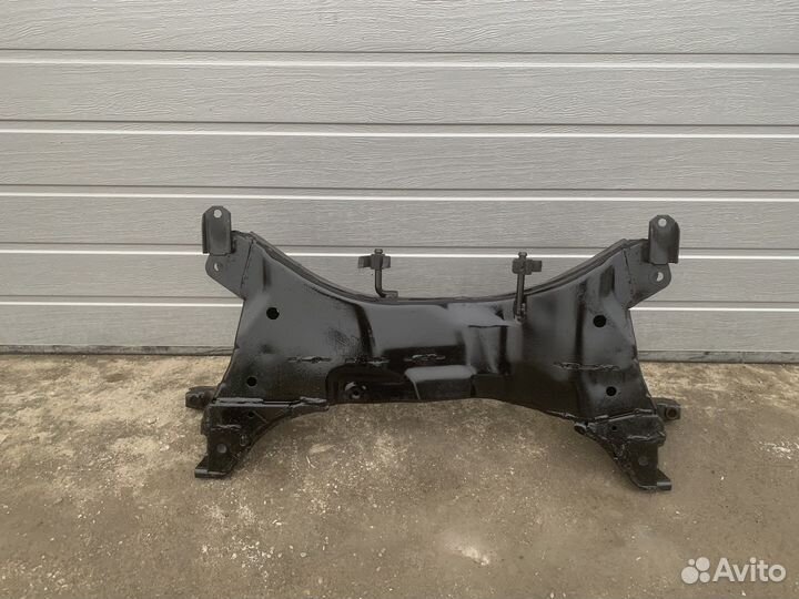 Подрамник передний на mitsubishi lancer 9