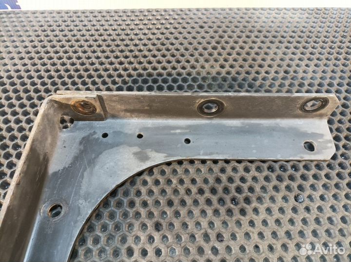 9305240839 Кронштейн подножки Mercedes-Benz Actros