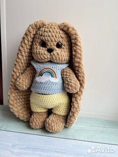 Заяц плюшевый вязаный