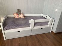 Детская кровать со съёмным бортиком