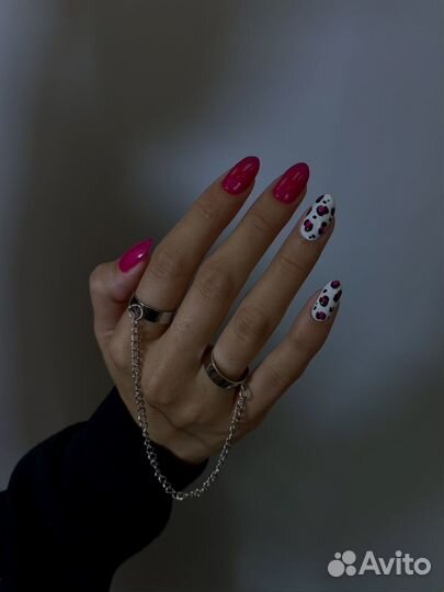 Модель на маникюр для фото портфолио
