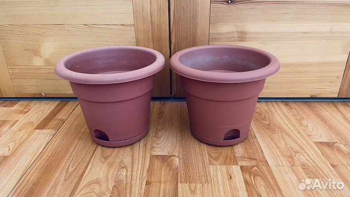 Горшки и ящик для цветов