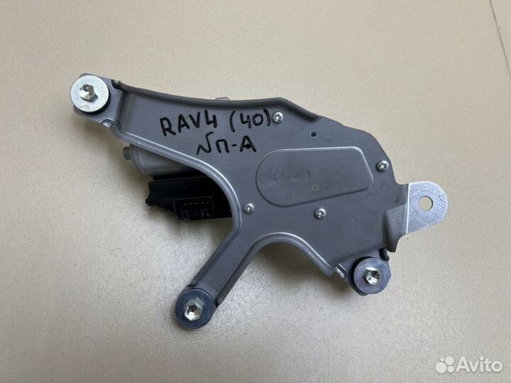 Моторчик стеклоочистителя задний Toyota RAV4 40