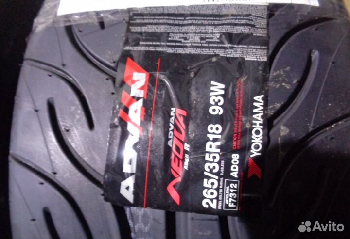Yokohama ADVAN Neova AD08R 265/35 R18