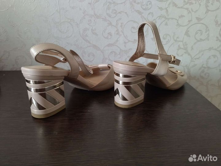 Новые босоножки