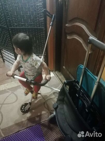 Детский велосипед с родительской ручкой без педаль