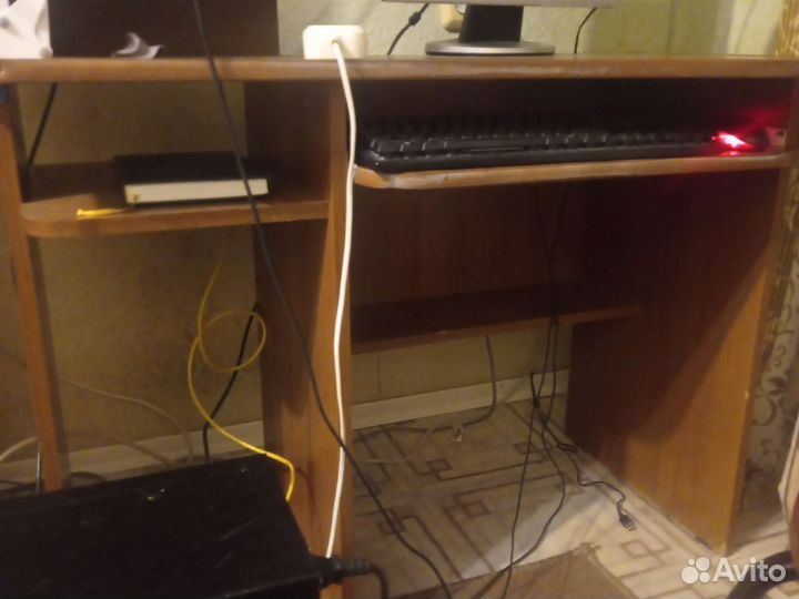 Компьютерный стол