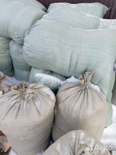 Опилки в мешках