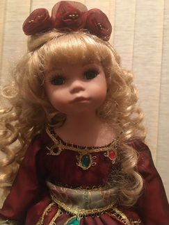 Кукла фарфоровая ремеко коллейкшн