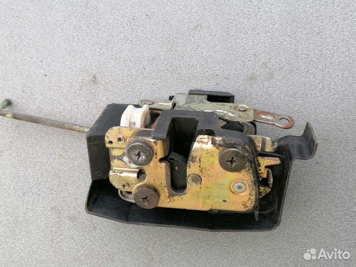 Замок двери передней правой для Kia RIO 2000-2005