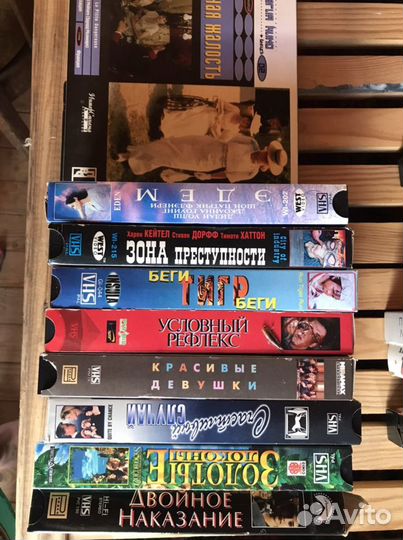 Видеокассеты с фильмами 47 штук лицензия