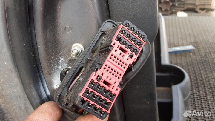 Дверь передняя правая Land Rover Discovery III