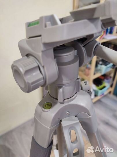 Штатив для фотоаппарата профессиональный