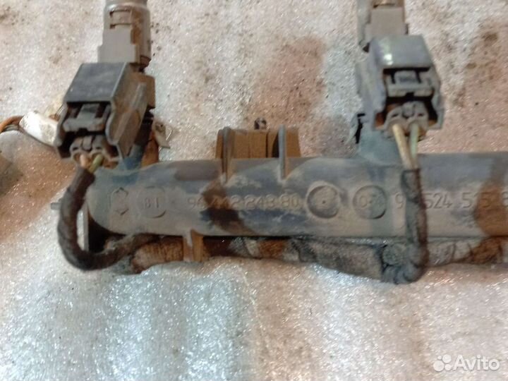 Топливная рейка Peugeot 307