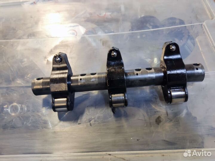 Ось коромысел VW Туарег 2.5 5.0 дизель