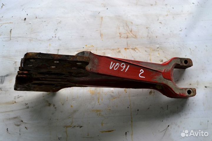 Кронштейн реактивной тяги, ведущего моста,левый vo