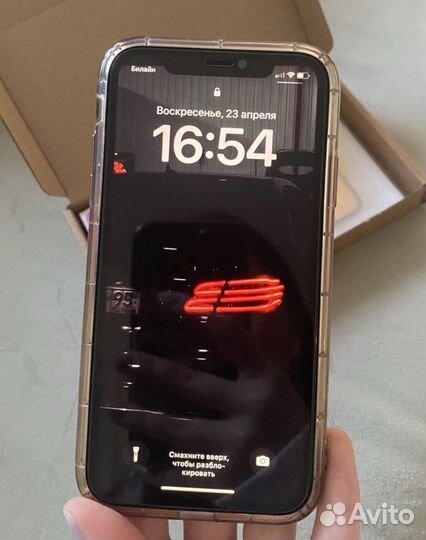 Защитное стекло на iPhone 11