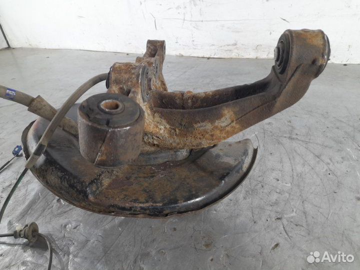 Кулак поворотный задний правый Toyota Camry 50 55