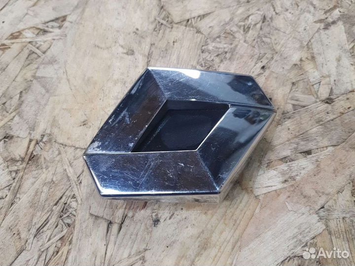 Эмблема на капот рено клио 2 симбол