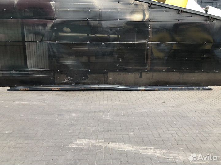 1673316 Лонжерон левый Daf XF106