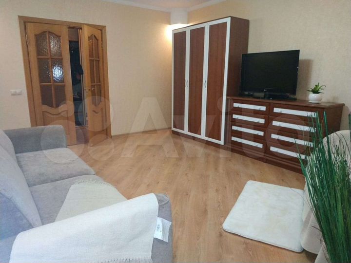 2-к. квартира, 60 м², 8/14 эт.