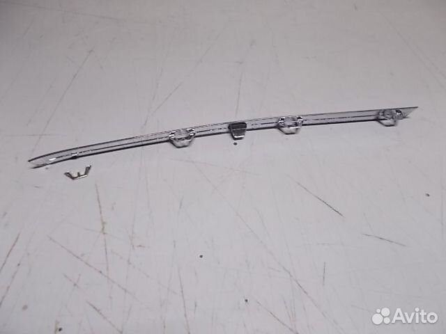 Накладка решетки радиатора левая верхняя хром