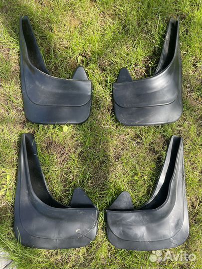 Брызговики универсальные