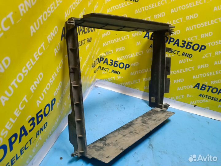 Дефлектор радиатора renault logan 2