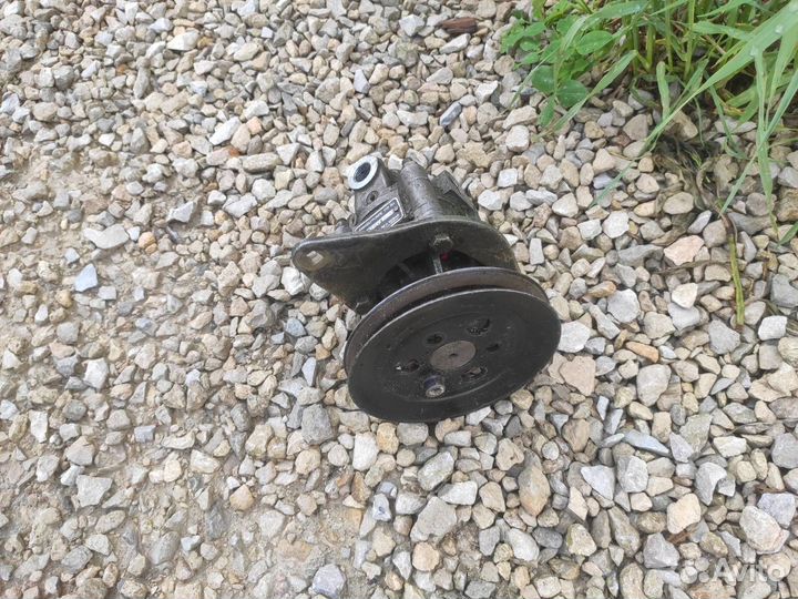 Насос гур Audi 100 С4