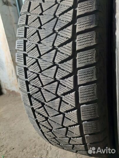 Bridgestone Blizzak DM-V2 225/65 R17