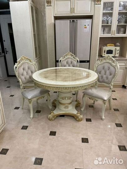 Стол / Стулья