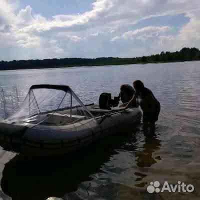 Лодка с мотором