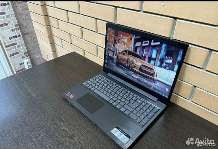 Lenovo i3 /8GB