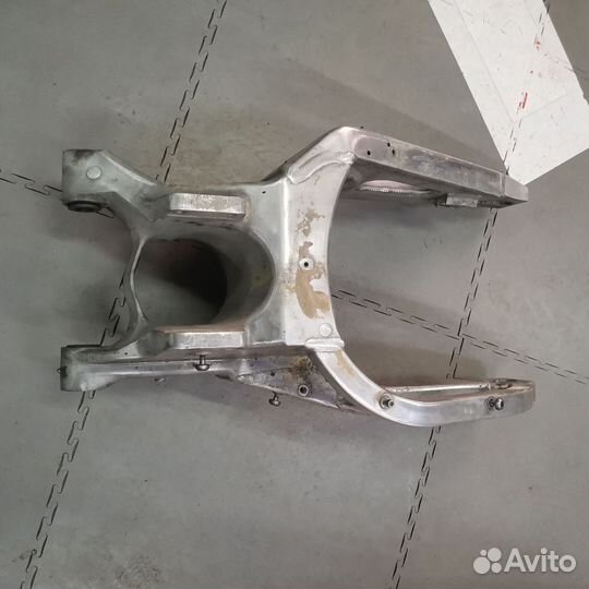 Задний маятник honda CBR600RR 2003-2004